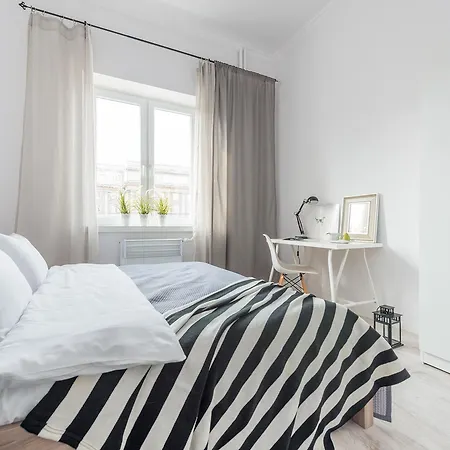 Apartman P&o Andersa Intraco Varsó