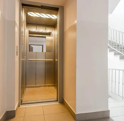 P&O Apartments Andersa Intraco *